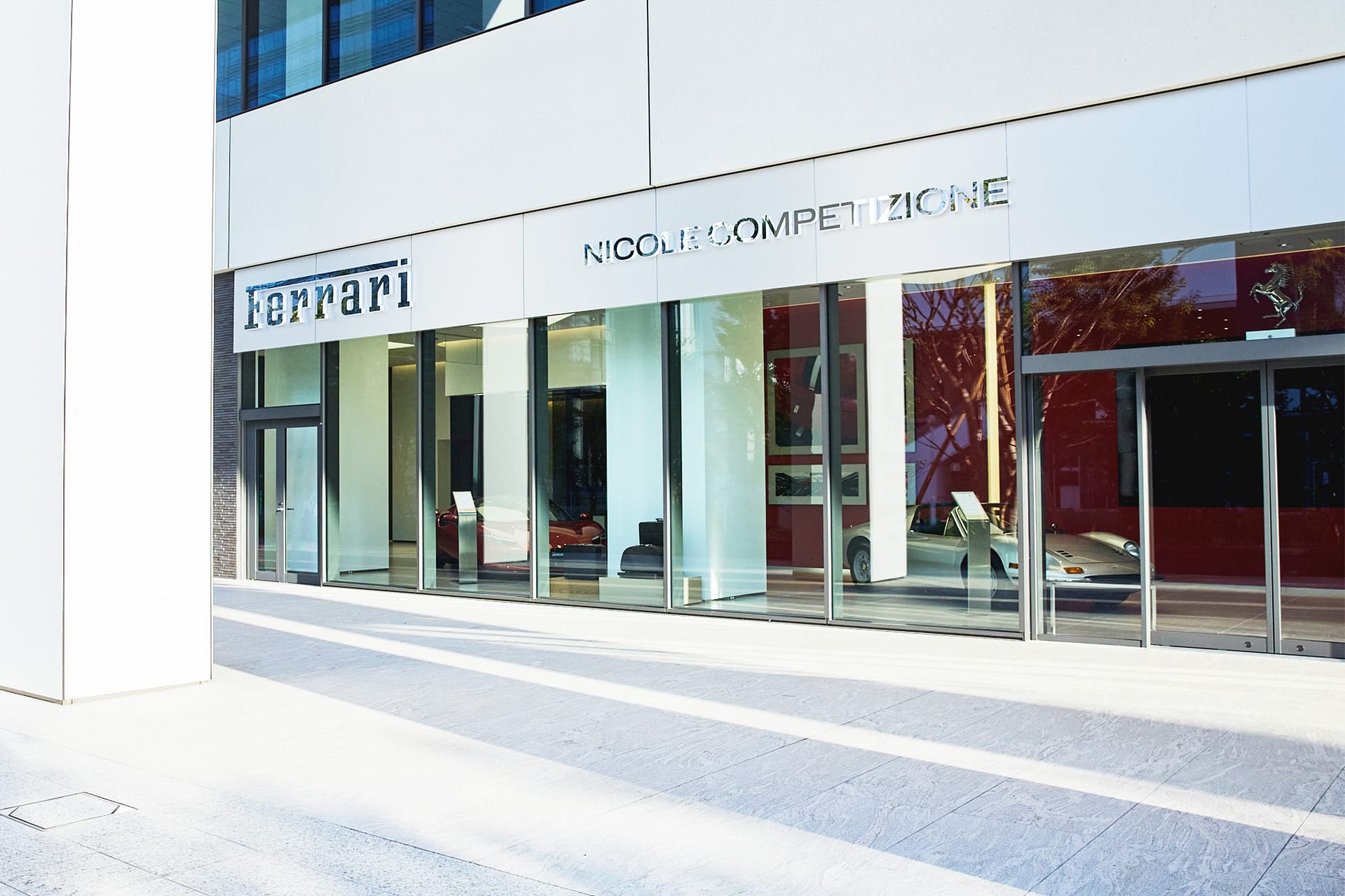 Ferrari正規ディーラー Nicole Competizione ショールーム 外観（横浜・みなとみらい）